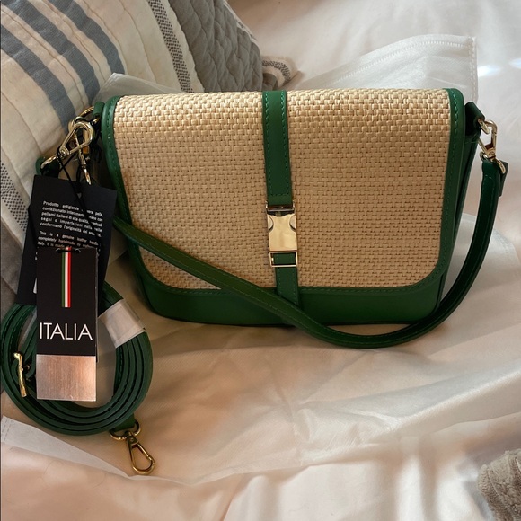 Chic Green and Cream Shoulder Bag - Picture 2 of 13